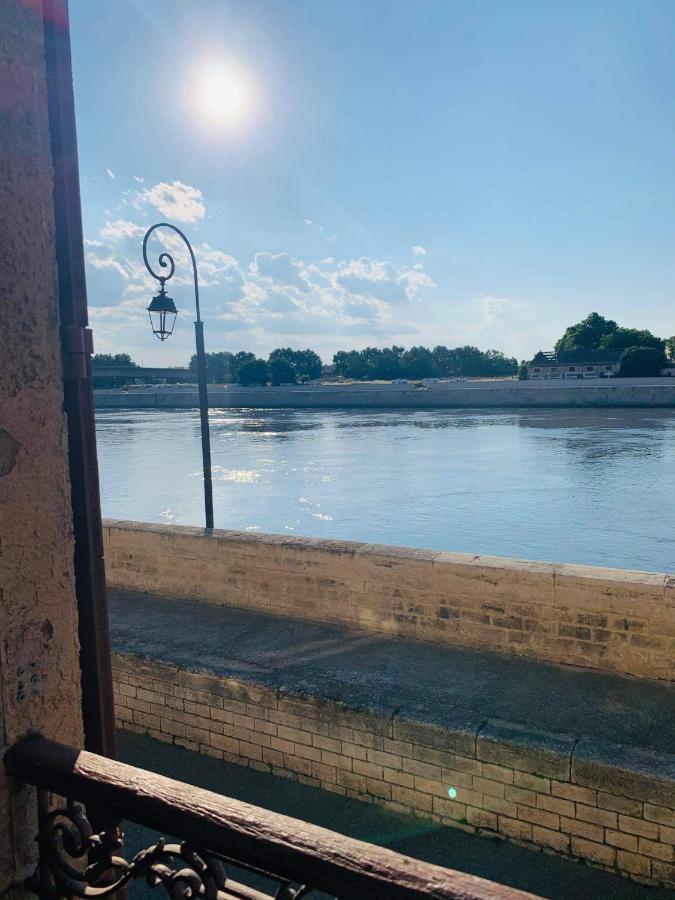 Sur Les Quais... Apartment Arles Bagian luar foto