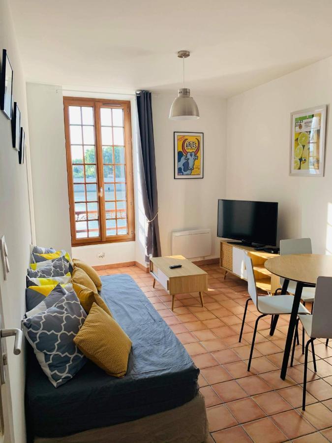 Sur Les Quais... Apartment Arles Bagian luar foto